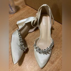 Size 6 Kailee P satin rhinestone block heel bridal shoes
